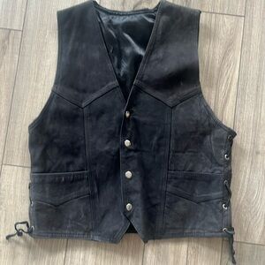 Like new- men’s genuine black leather vest